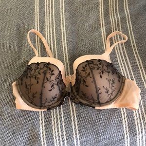 NWOT Victoria’s Secret lace bra